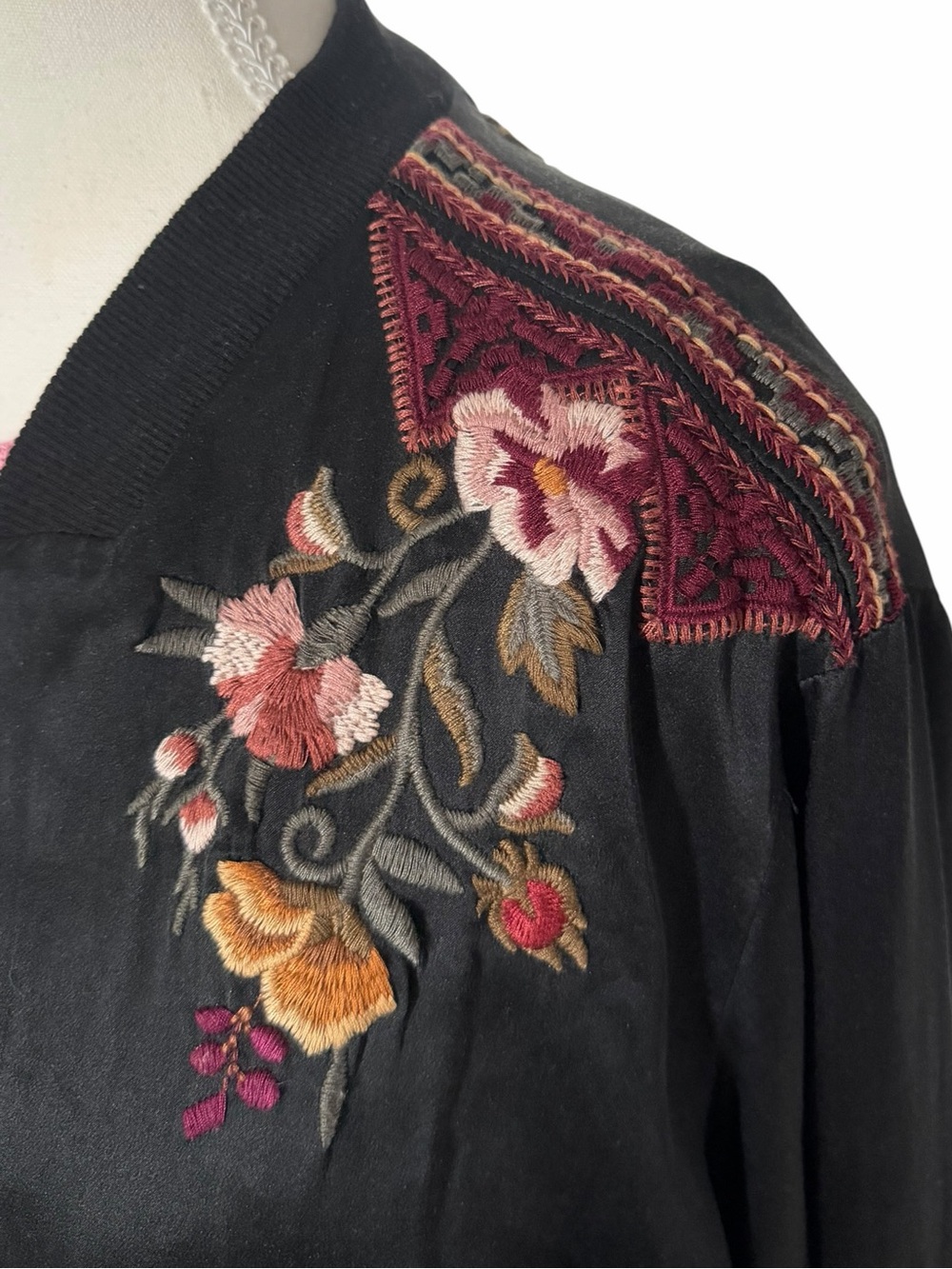 Johnny Was Black Nepal Silk Blend Bomber Jacket with Floral Embroidery L - Picture 5 of 14